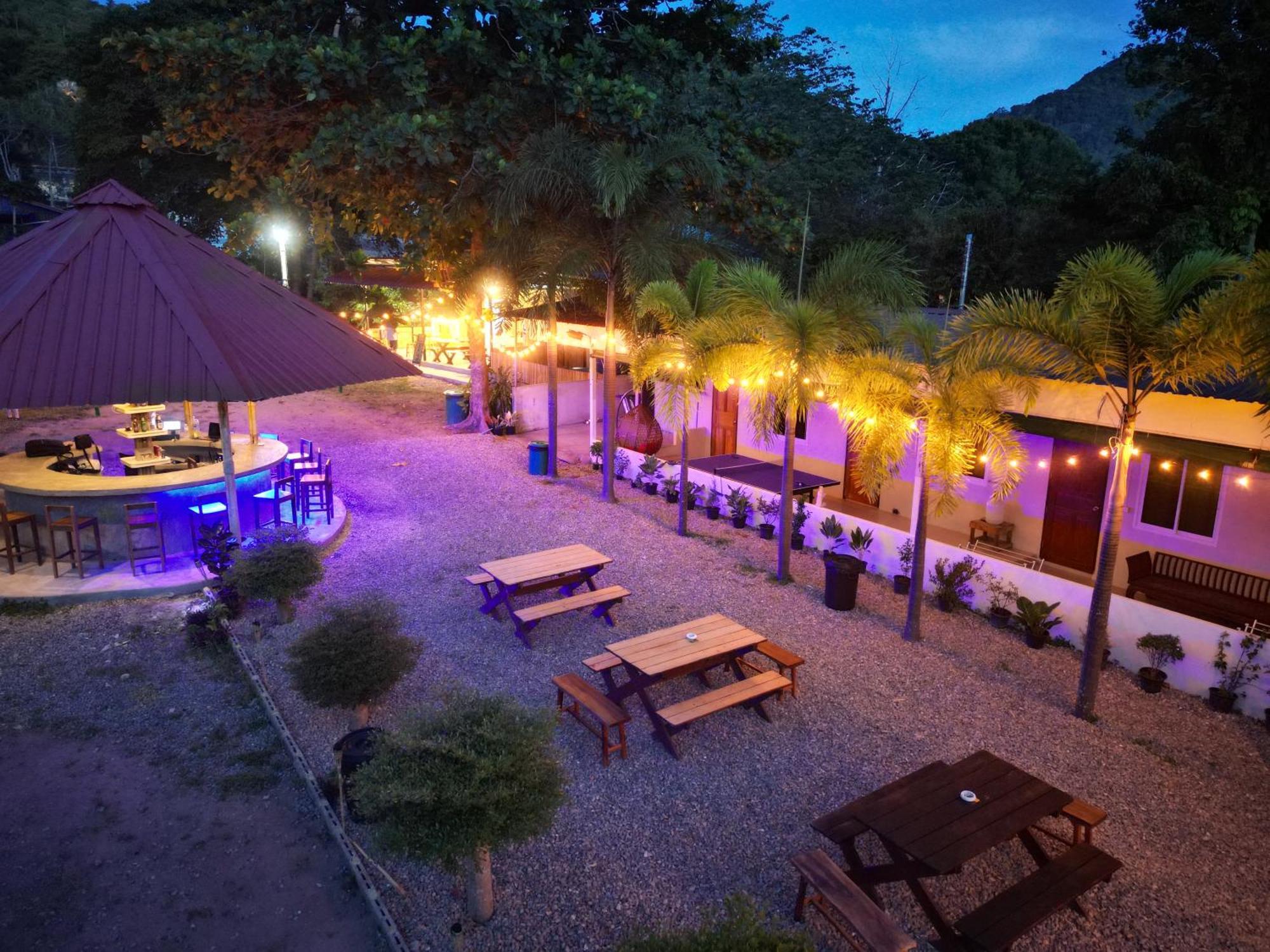 Escape Divers - Jungle Hostel And Dive Centre Ko Tao Dış mekan fotoğraf
