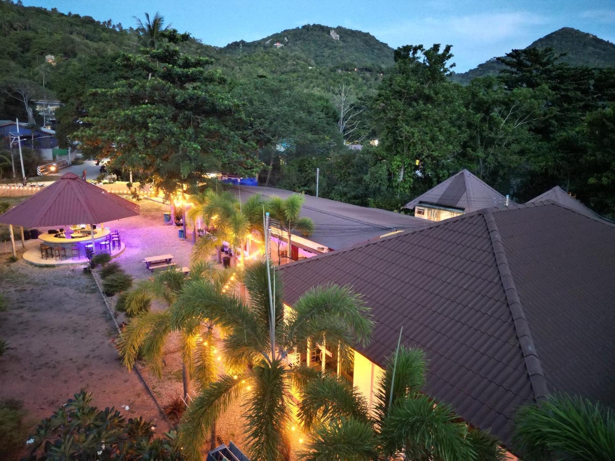 Escape Divers - Jungle Hostel And Dive Centre Ko Tao Dış mekan fotoğraf